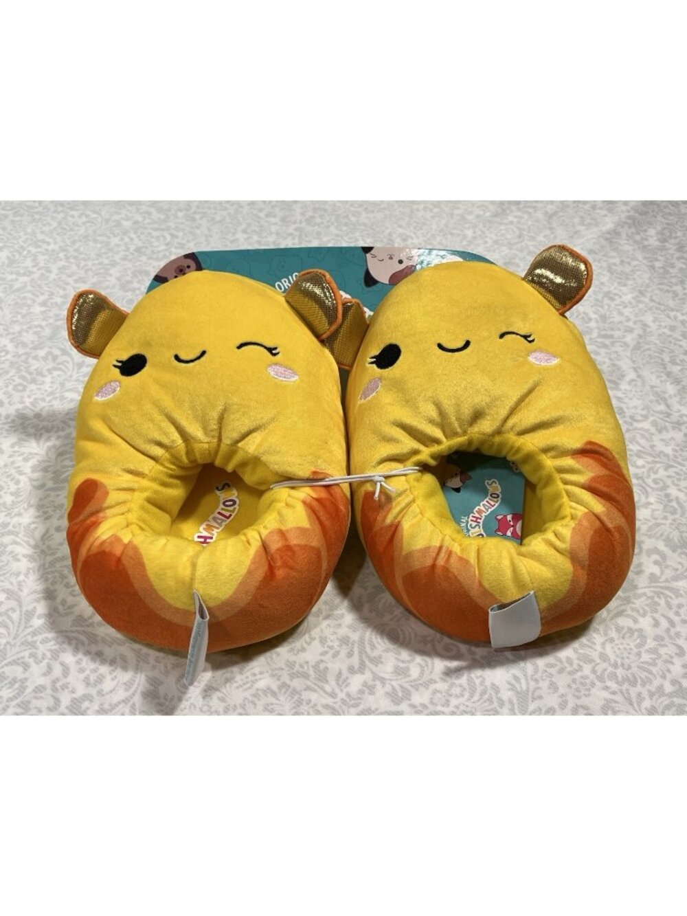 Squishmallow Bijan Dumbo Octopus Slippers Big Kids Size 2-3 KELLYTOY